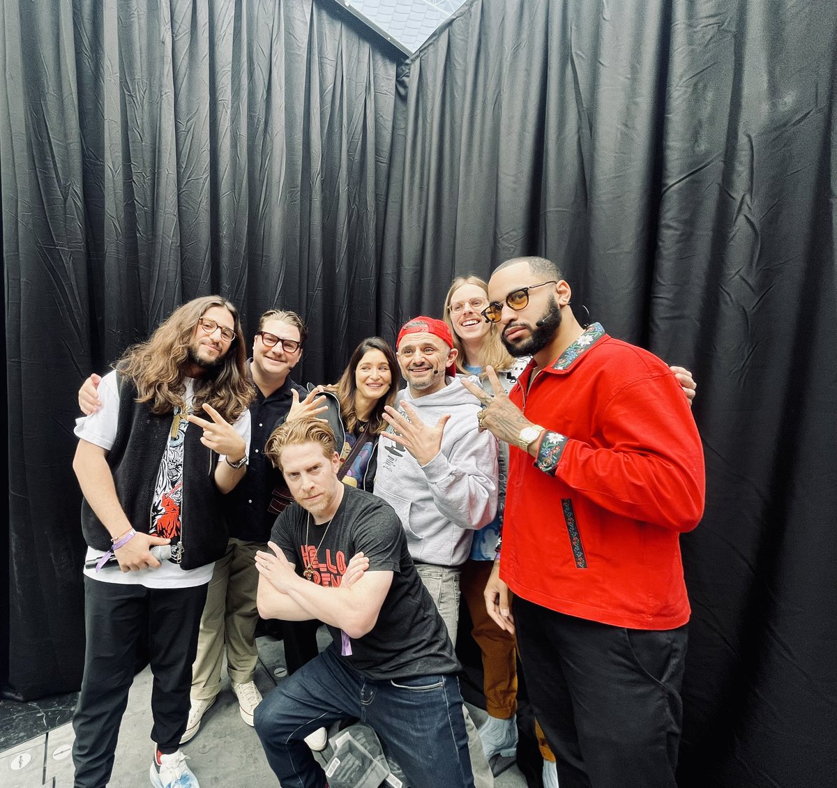 This photo is straight heat 🔥🔥🔥

<a href="/garyvee/">Gary Vaynerchuk</a> <a href="/SethGreen/">Seth Green</a> <a href="/DrifterShoots/">Drift</a> <a href="/cloncast/">clon</a> <a href="/YKarkai/">Yam</a> <a href="/evankeast/">evan 🌷</a> <a href="/veecon/">VeeCon</a>