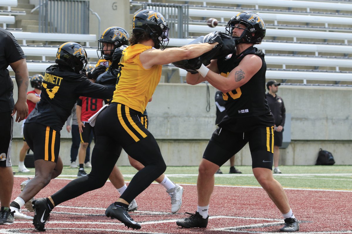 BobButrym's tweet photo. A 3-Pack photo tweet for Day 3 of #TicatsCamp held Saturday May 21st. @Ticats squad worked hard through the twin session #PowerPractice
1/3 #CFLTC https://t.co/LVwiRLTXfO