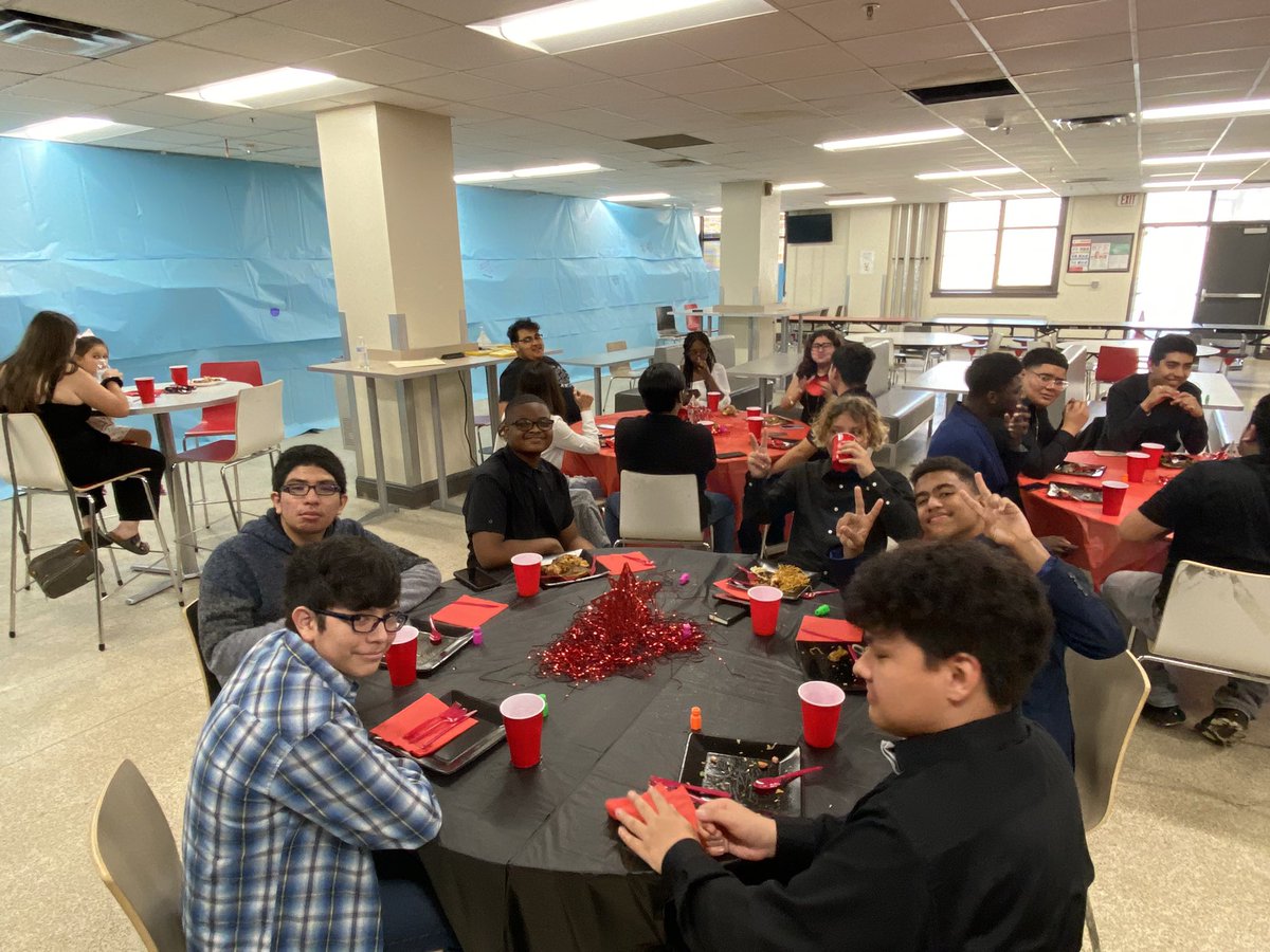 BandHillcrest's tweet photo. Our annual awards banquet. Closing out another great year for the HHS band. @PanthersHHS @dallasisdvpa https://t.co/GkXEkzk3vm