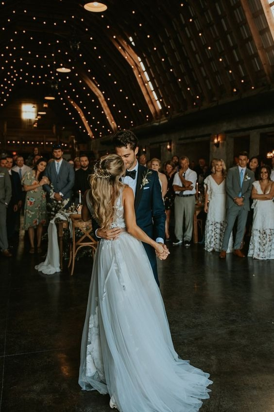 Jgirlfk's tweet photo. Then I kiss your eyes
And thank God we're together
And I just wanna stay with you
In this moment forever
Forever and ever ๐ถ๐ถ
#HummelsKansiWedding #FirstDanceSong https://t.co/IAXHFkAIKc