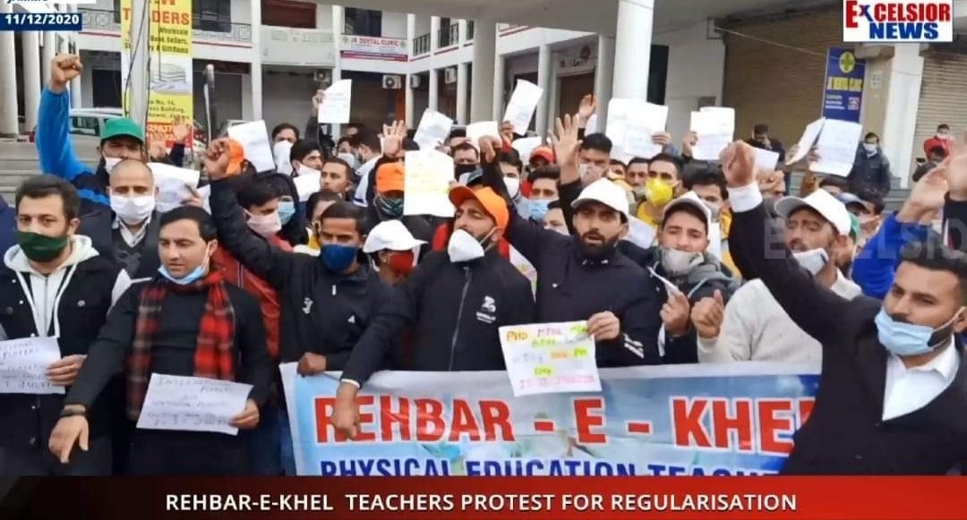 katoch_shahbaz's tweet photo. Humble request to all Trade unions,teachers Forums Assosiation's plz come forward and save youth of Jk Rehber khel Teachers we have been working since 2019 on a meager salary Rs100 per day.Rehber khel Teachers
@BJP4JnK @manojsinha_ @AmitShahOffice @IAmErAijaz @narendramodi https://t.co/Ot8xpeUwcj