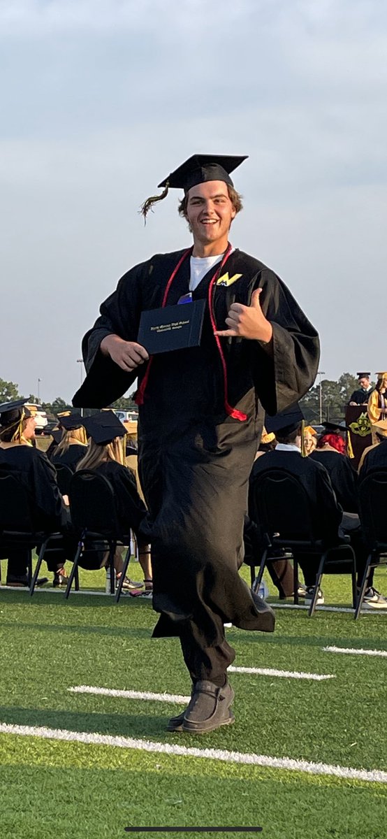 eton_ap's tweet photo. My graduate 🌎🔥⏰ https://t.co/hj7b9UOuF2