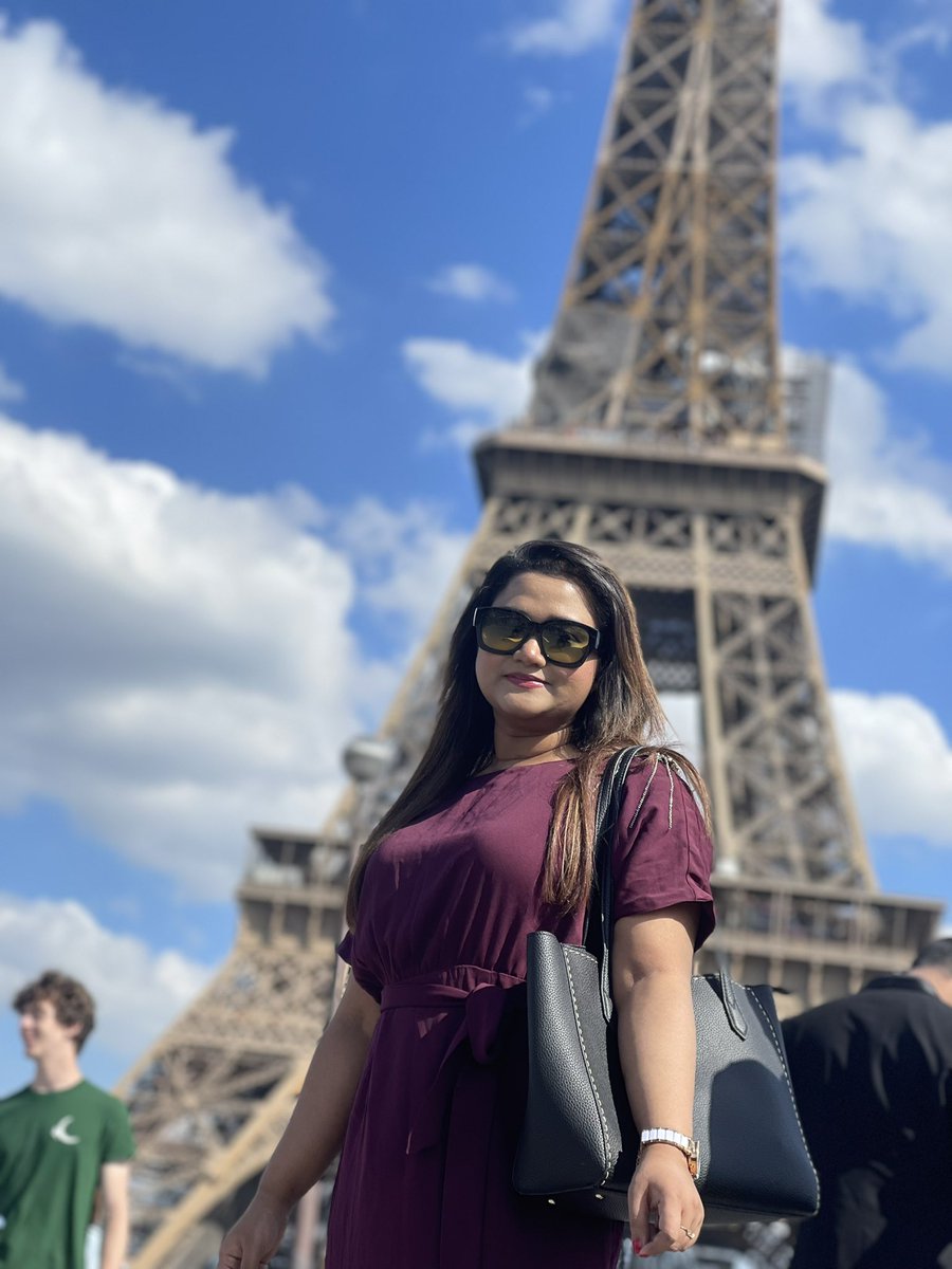 zanitazhilik's tweet photo. Paris 😍 https://t.co/WGbfov3hNm