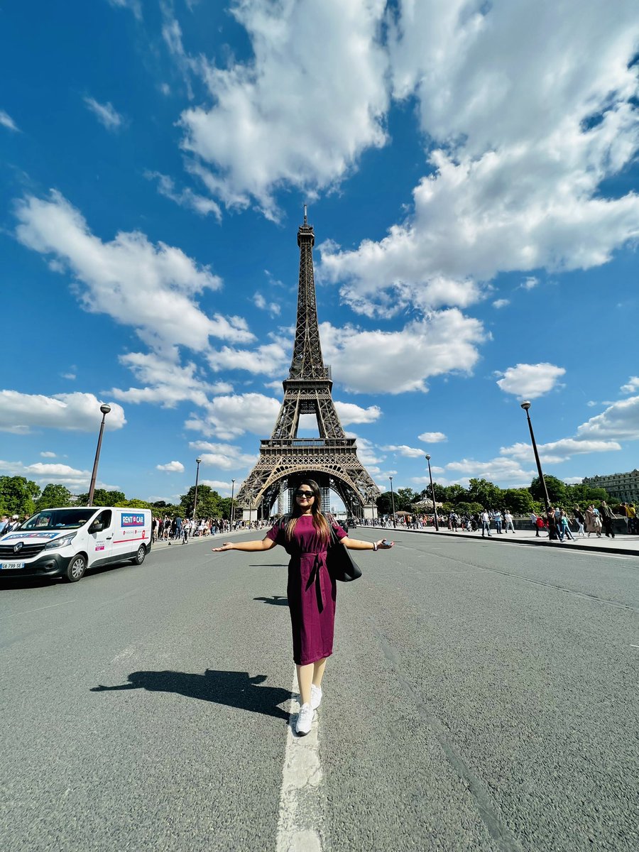 zanitazhilik's tweet photo. Paris 😍 https://t.co/WGbfov3hNm