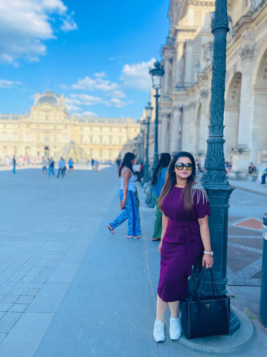 zanitazhilik's tweet photo. Paris 😍 https://t.co/WGbfov3hNm