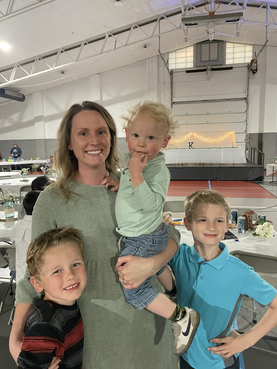 Kjohno203's tweet photo. Proud of the effort by Xavier girls &amp; boys track team the past three days. Always so glad to be home with the family. They give up a lot of Dad time so I can do what I love trying to help others achieve their goals. Thanks to all I work with who make my time away worth it. https://t.co/eVbf5BTPMO