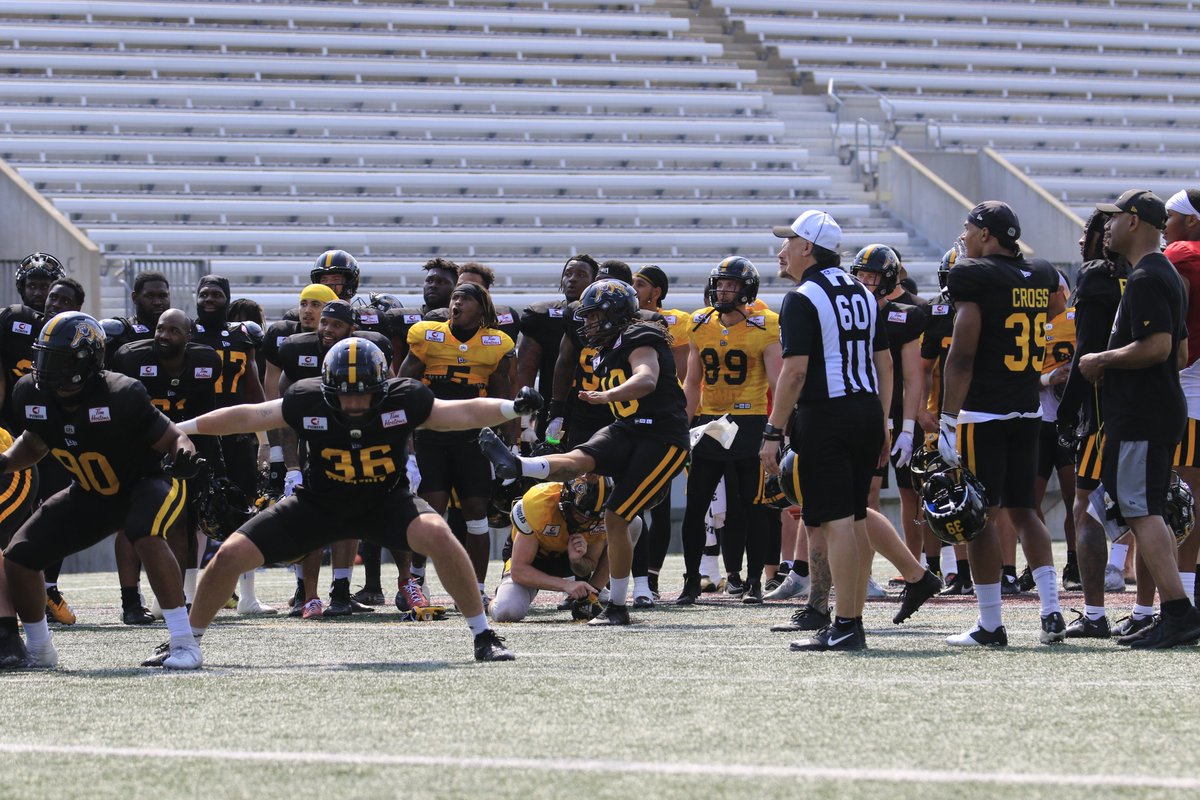 BobButrym's tweet photo. 3/3
The #Ticats luckily ended their #CFLTC #PowerPractice just as the blustery winds picked up and the torrential downpour started at @McMasterSports Ron Joyce Stadium in #HamOnt
#SquadGoals #SquadWork #SquadFun https://t.co/0yomTCldBy