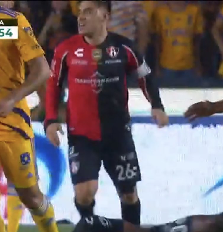 Me dijo Aldo Rocha que aunque en Monterrey están a 40 grados, va de manga larga porque en el volcán hace mucho frío 🥶 🏟