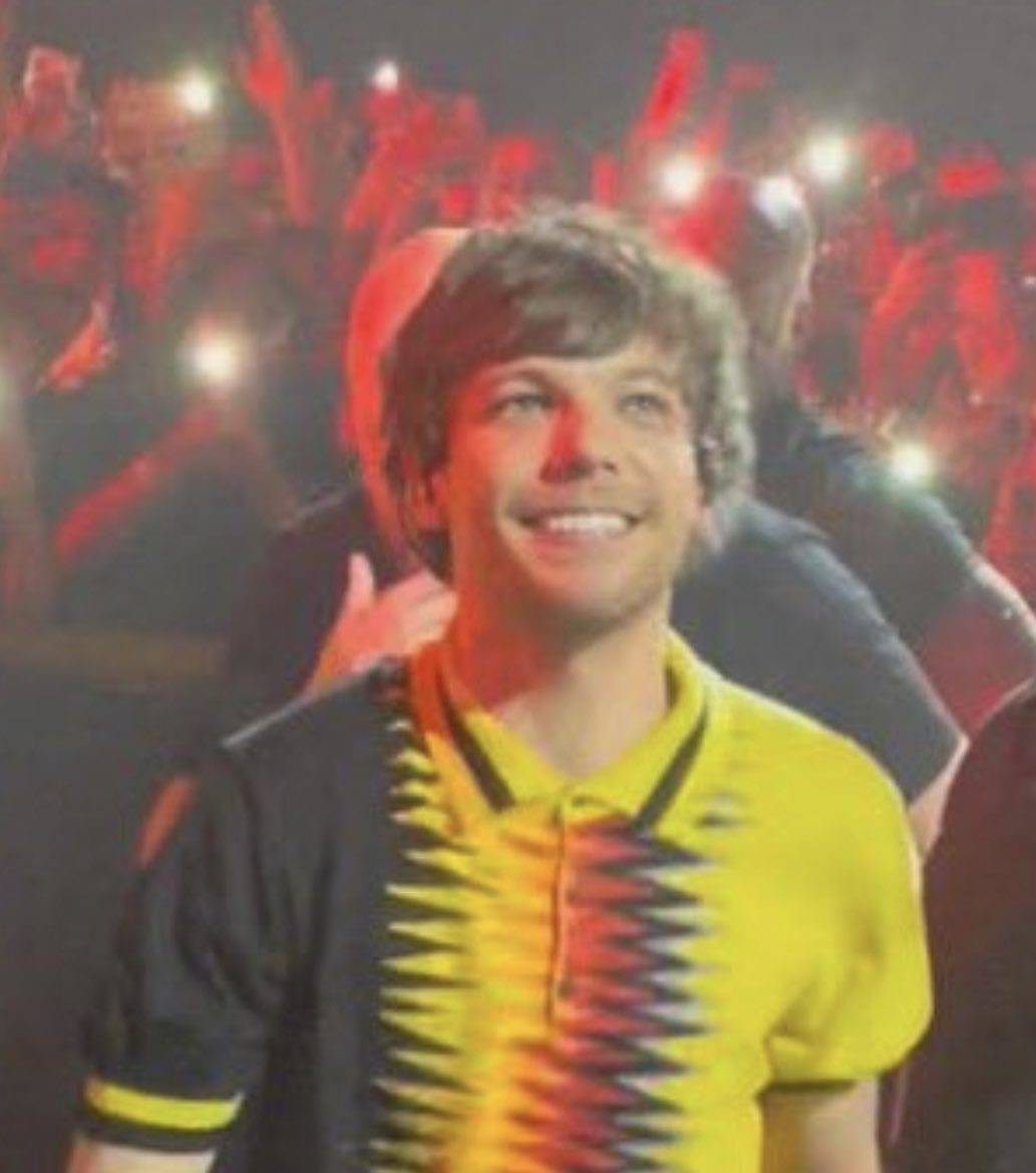 listark91's tweet photo. DIOS SI EXISTE Y SE LLAMA LOUIS TOMLINSON 
MIREN LA SONRISITA ES QUE NO PUEDE SER REAL PORFA LO MÁS BONITO DEL MUNDO https://t.co/6yI7EZIp63