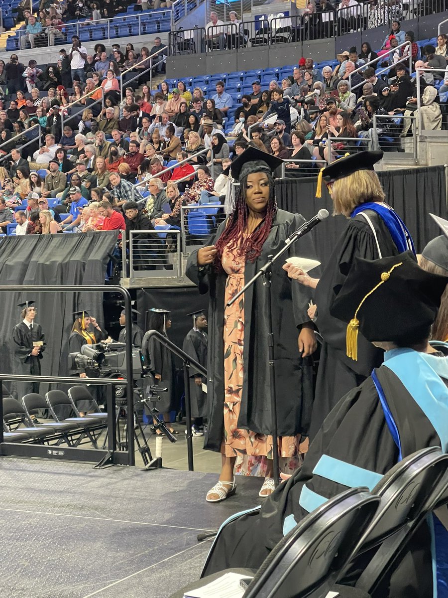 juliefickas's tweet photo. Commencement day is my favorite day of the academic year!#stlccgrad https://t.co/Cz8irqlJbr