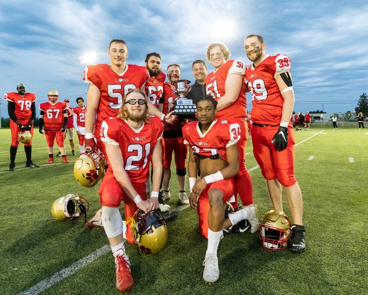 Thank you to everyone who came out to support the @WRPreds and @CMFALions this weekend. We're lucky to have 2 outstanding football organizations in our community. Huge crowds, fantastic football and a trophy at the end. Congrats to the Lions, the inaugural #519Bowl Champions!