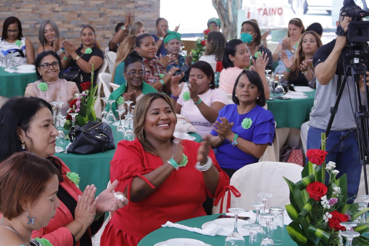 Fuerzaprogress's tweet photo. Hoy nos sentimos bien representados con nuestro líder LEONEL FERNÁNDEZ, al juramentarnos.
#LaDiásporaConLeonel 
#LeonelEnUsa 
#FuerzaDelPueblo
@CDN37
@ListinDiario 
@PeriodicoHoy https://t.co/lCjJhmfXB0