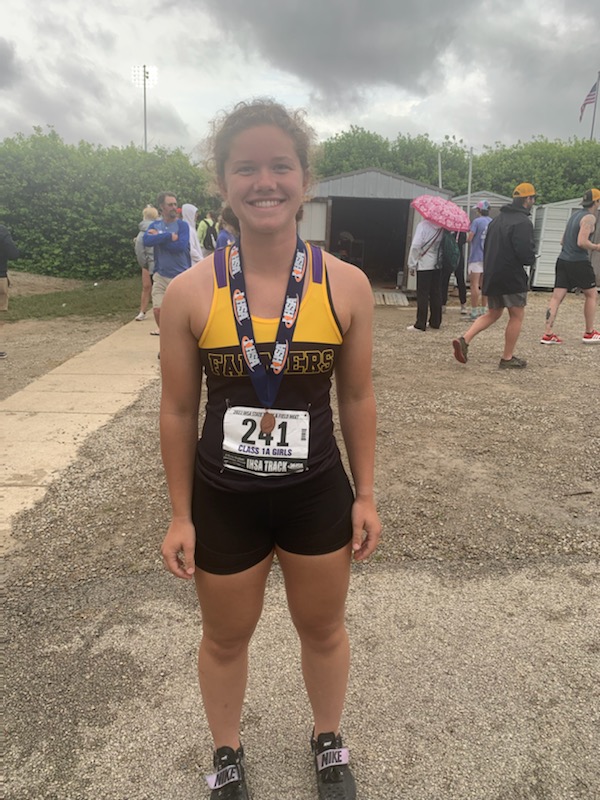 FastFarmers's tweet image. Weather may not have been all that great, but these Farmers sure were!! Shoutout to Miranda Hursey and Anna Webel for both medaling at the IHSA State Track Meet today! Miranda finished 9th in Pole Vault and Anna finished 9th in Discus. Congratulations Ladies!!