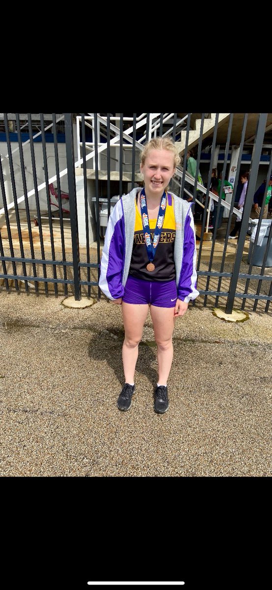 FastFarmers's tweet image. Weather may not have been all that great, but these Farmers sure were!! Shoutout to Miranda Hursey and Anna Webel for both medaling at the IHSA State Track Meet today! Miranda finished 9th in Pole Vault and Anna finished 9th in Discus. Congratulations Ladies!!