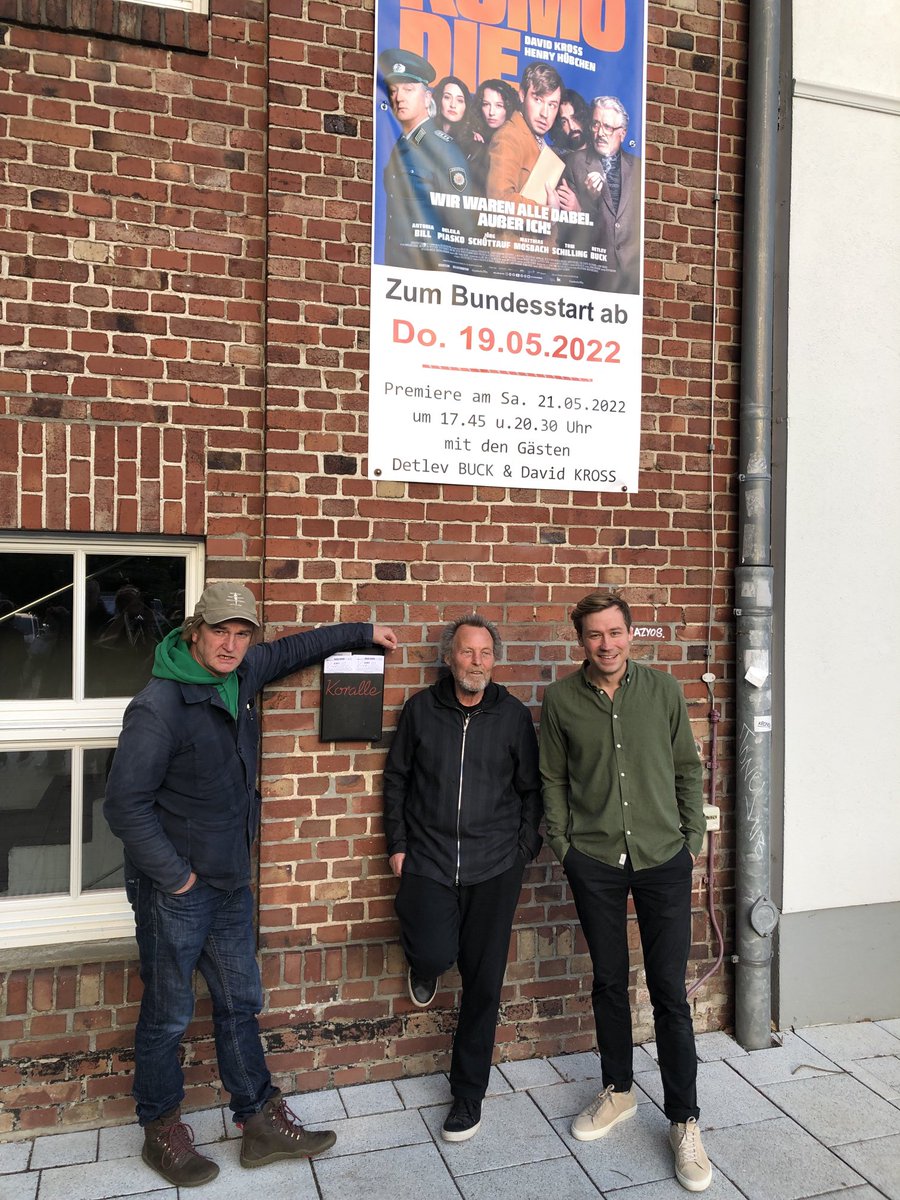 chr_carstensen's tweet photo. Stasikomödie - ein großartiger Film, im tollen Koralle Kino und dann sind auch noch #DetlevBuck und #DavidKross vor Ort. Herz was willste mehr?

Dringende Kinoempfehlung: #stasikomödie https://t.co/iUQWU4Aia6