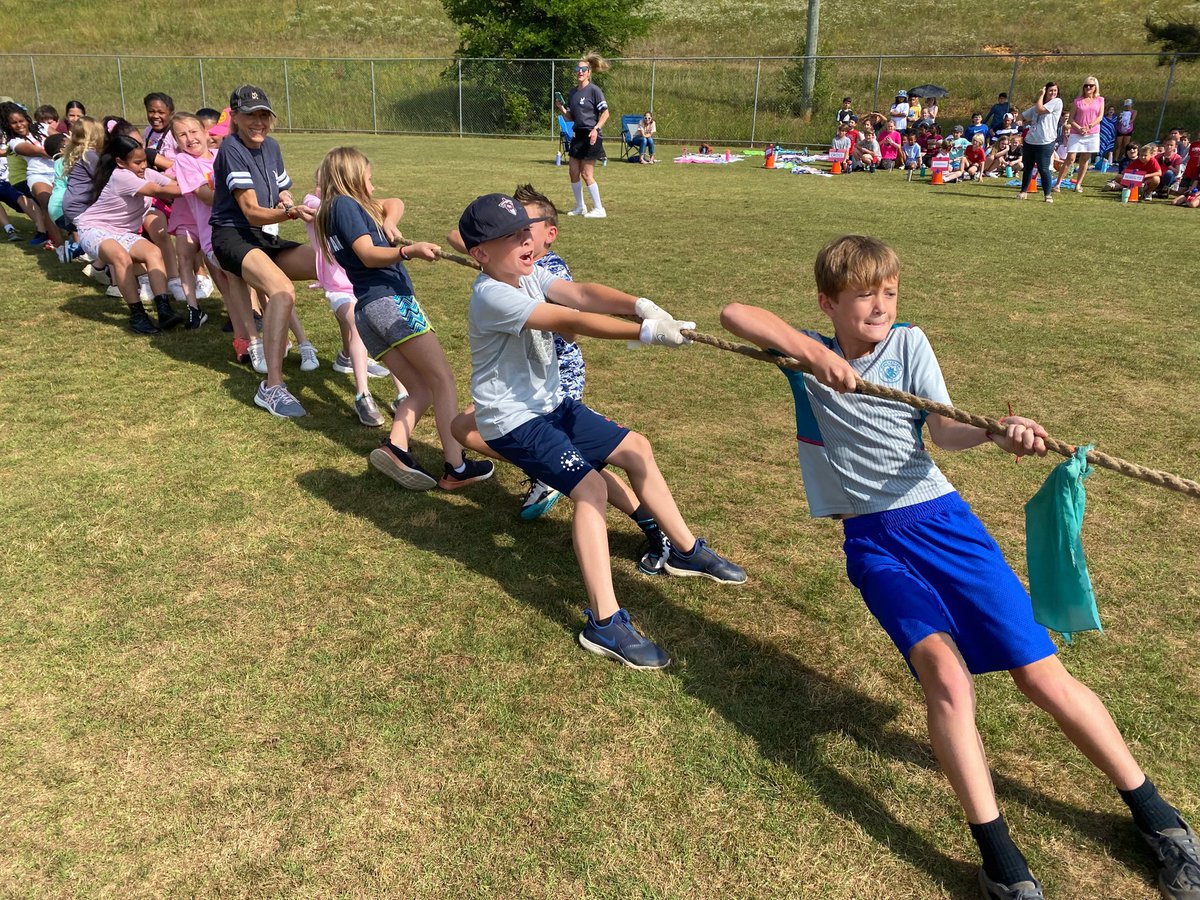 omis_pe's tweet photo. 2022 Tug of War action https://t.co/FJAP4c3teu