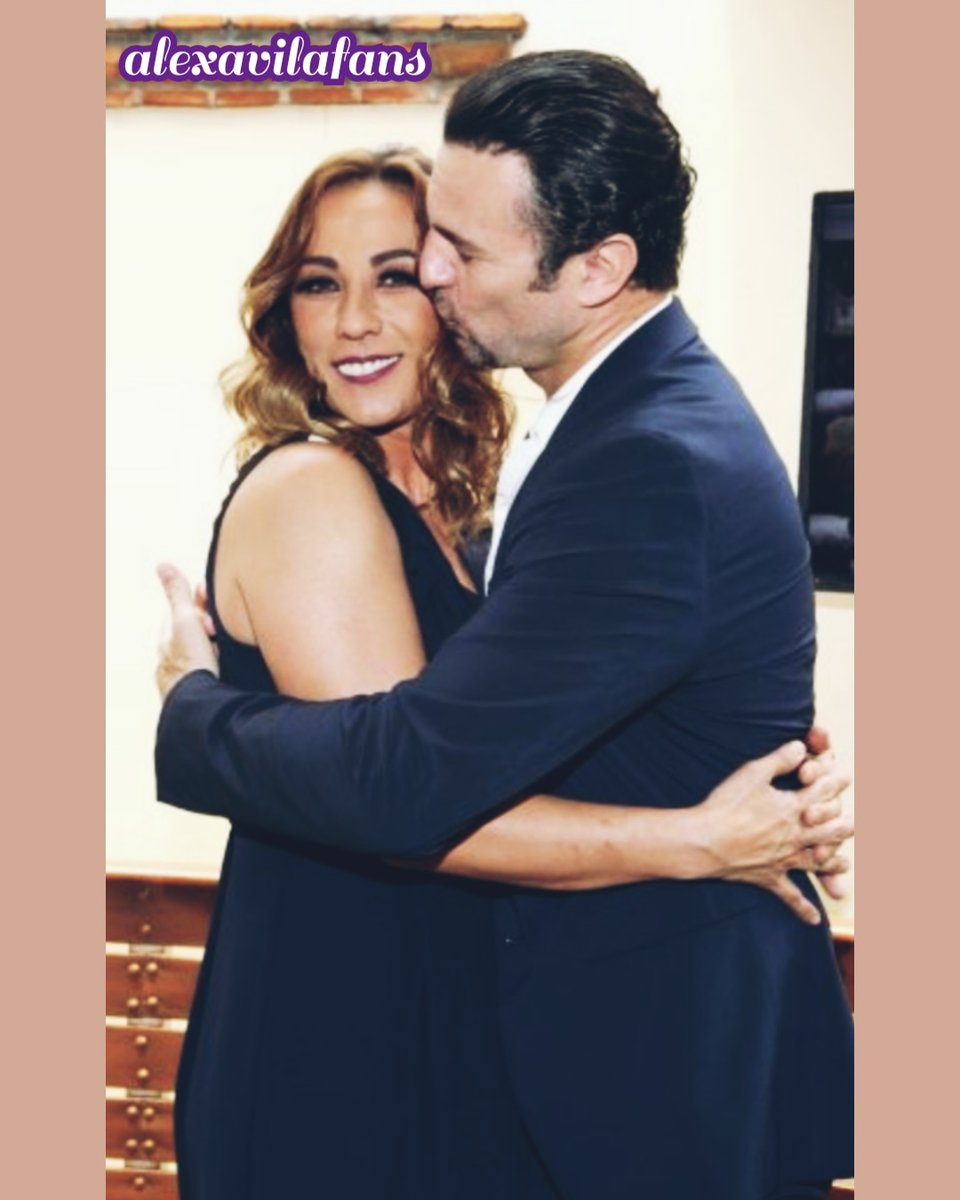 #tbt 2019 🔙Alejandro Ávila junto con  #ConsueloDuval en la presentación de prensa #JuliavsJulia