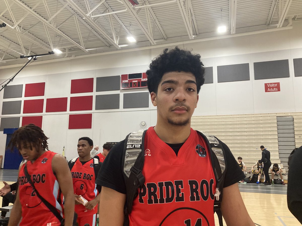 Desmond Jones scored 22 points for <a href="/PrideRocBball/">Pride Roc AAU 🏀</a>. Powerful 2024 forward. Plays big inside scoring the ball but can also play out on the perimeter and knock down some shots. <a href="/ny2lasports/">NY2LA SPORTS</a> #NY2LAInvite2K22