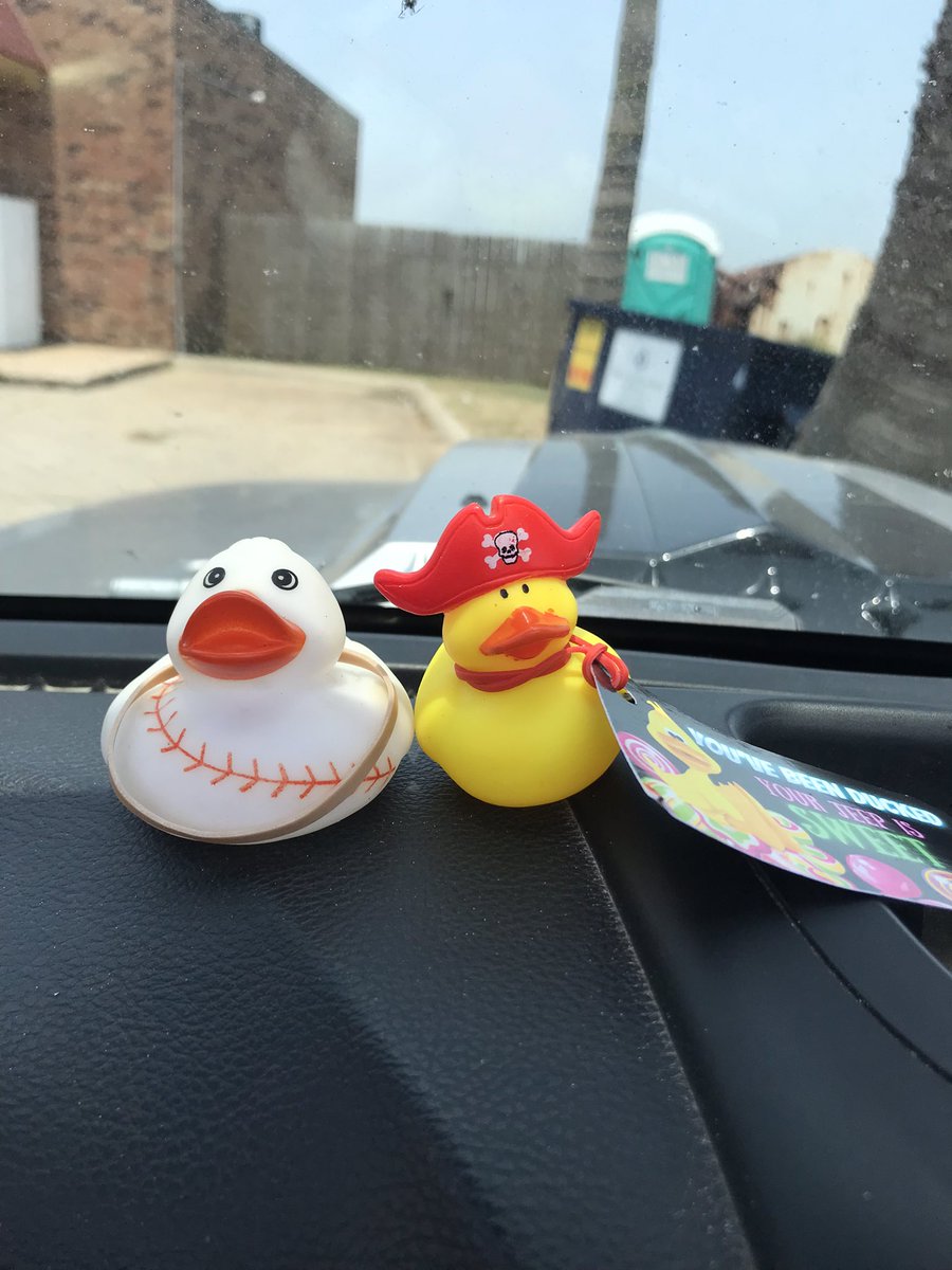 CoachSatcher's tweet photo. Good time had down in Surfside Beach for Jeep weekend! Be safe down there and enjoy this amazing weather! #jeepweekend #duckgratitude #surfsidebeach https://t.co/40cBphKnVZ