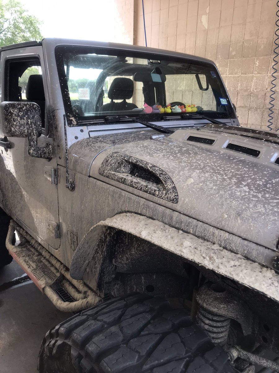 CoachSatcher's tweet photo. Good time had down in Surfside Beach for Jeep weekend! Be safe down there and enjoy this amazing weather! #jeepweekend #duckgratitude #surfsidebeach https://t.co/40cBphKnVZ