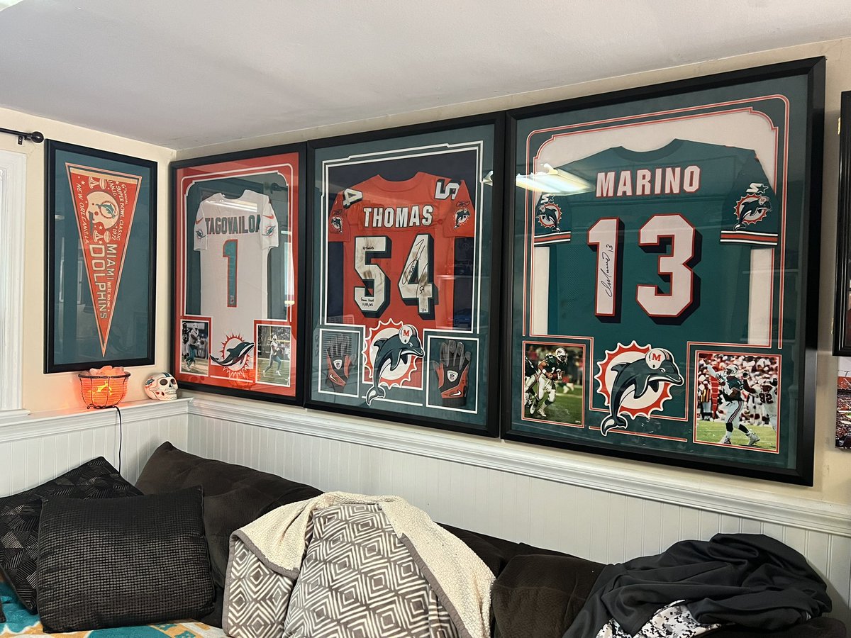 krisholland55's tweet photo. After all the love yesterday Figured I should show y’all the rest #finsup #mancave #fincave @Miraclemem https://t.co/V0Z50CFiJ9