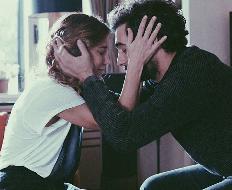 Allah hiç kimseyi umutla yürüdüğü yoldan hüzünle geri döndürmesin.