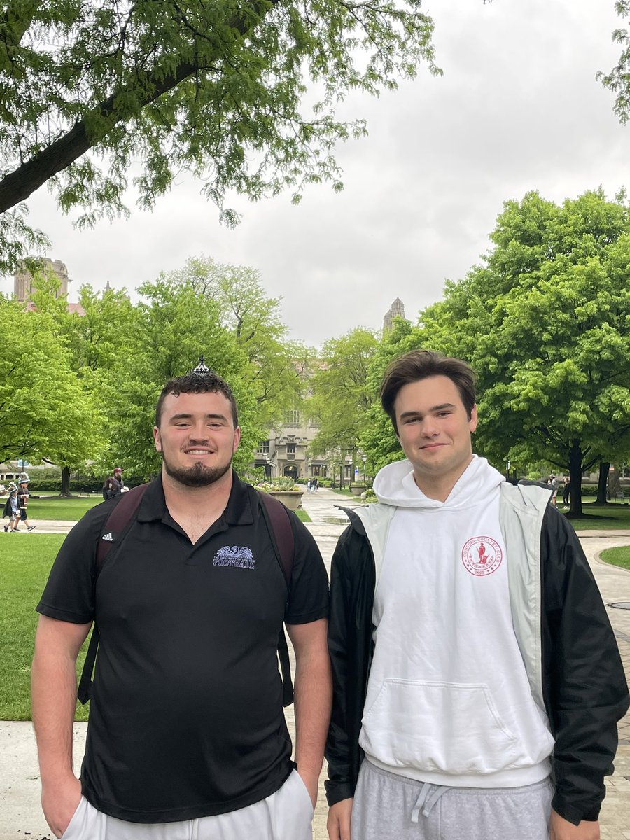 Had a great day at University of Chicago Junior Day!! Awesome catching up with former CCHS Patriot @djjelin19 
<a href="/UChicagoFB/">UChicago Football</a>
@CoachGilcrest
<a href="/Coach_Cutty/">Luke Cutkomp</a>
#maroonmade