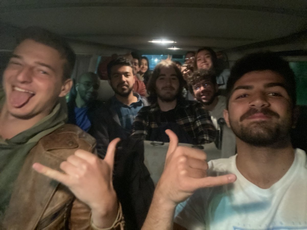 odtüde herkesin hayallerini süsleyen o olay gerçekleşti.. 10 kişi otostopa alındık..