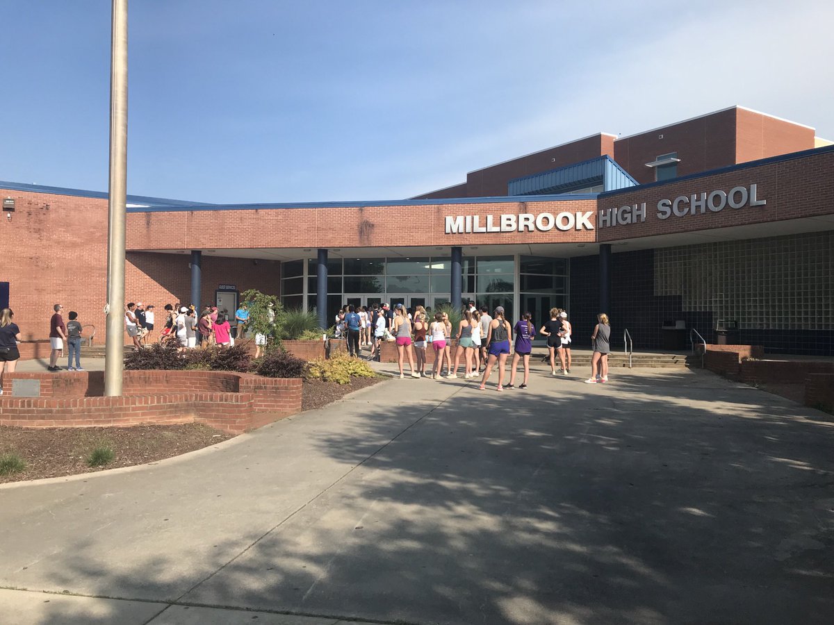 Roxie Cash tweet media