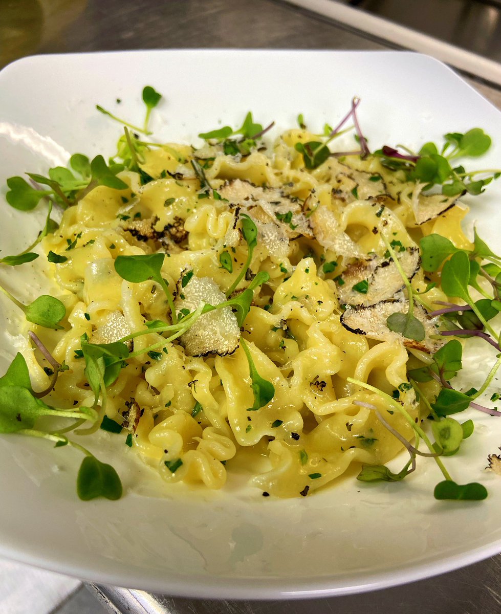Granabyob's tweet photo. 🌿🍴#GranaBYOB ‘s second course pasta addition tonight! 

Mafalde- Shaved Truffles, Grana Padano, Butter, Egg Yolk 

🍝

#capemay #capemaydining #granabyob https://t.co/aJgkMn5XYp