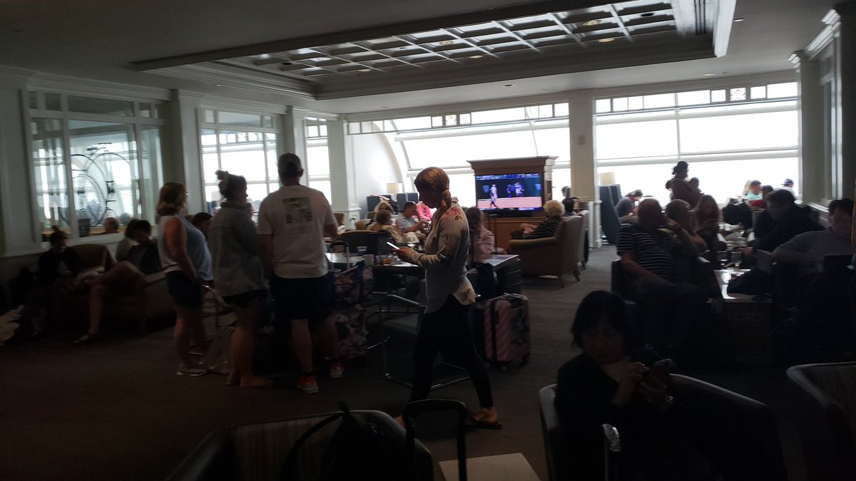 STLRS's tweet photo. @MCO @Delta Sky Club is packed this evening. Great to see travelers back. On my way to Detroit for a Monday morning event with @ford High of 63 tomorrow and Monday. Making deals happen. @MCO @DTWeetin @NeoCityAcademy @mikemeechin @OsceolaCountyFl @Osceolaschools https://t.co/JDd9fUAGOr