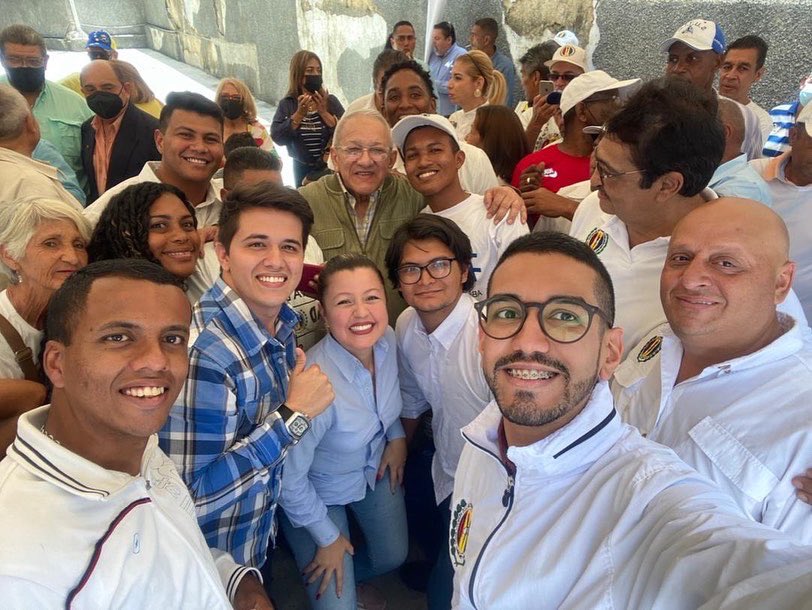 anyelithetc's tweet photo. Hoy inscribimos la plancha ganadora para el 11 de junio!!!❤️. En #AcciónDemocrática hoy la juventud es el presente y de la mano de @adbernabe la JAD tiene oportunidades reales. Este equipo va con todo y se crece rumbo al 2024 💪🏻
#ADCaminaConBernabé @MAELECAD_VE https://t.co/MiAXPr2kWJ