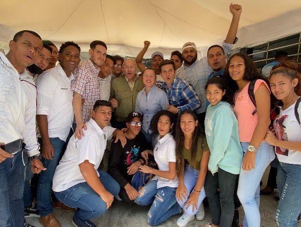 anyelithetc's tweet photo. Hoy inscribimos la plancha ganadora para el 11 de junio!!!❤️. En #AcciónDemocrática hoy la juventud es el presente y de la mano de @adbernabe la JAD tiene oportunidades reales. Este equipo va con todo y se crece rumbo al 2024 💪🏻
#ADCaminaConBernabé @MAELECAD_VE https://t.co/MiAXPr2kWJ