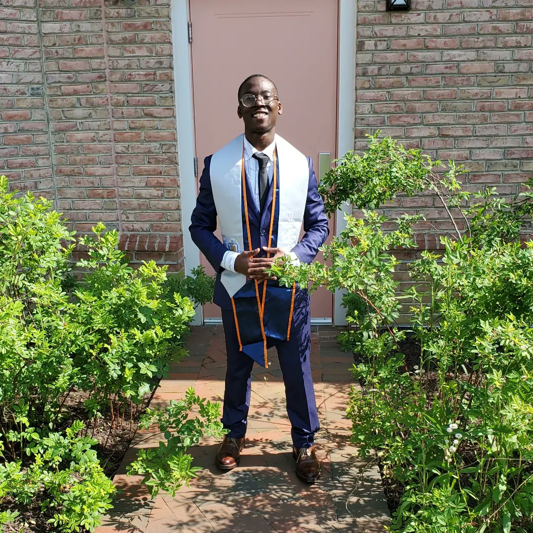 tosinijaola's tweet photo. I can now proudly say that I am a graduate of the Illustrious Morgan State University. #hbcugrad #hbcupride #collegegraduate #msugrad #classof2022 #morganstateuniversity #morgangrad2k22 #ilovemyhbcu #filmmaker #filmschool https://t.co/sa7USrnTy2