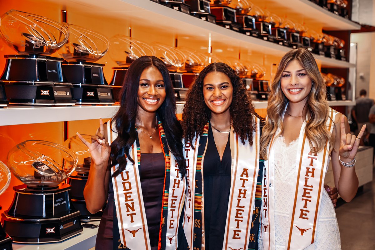 congratulations to our grads 🤘

#HookEm