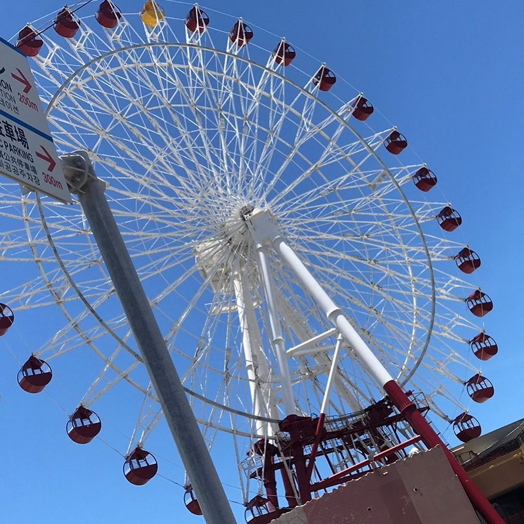 8609The_Sea's tweet photo. Have you met someone who sang for you on the Ferris wheel? https://t.co/iVuxvlramE