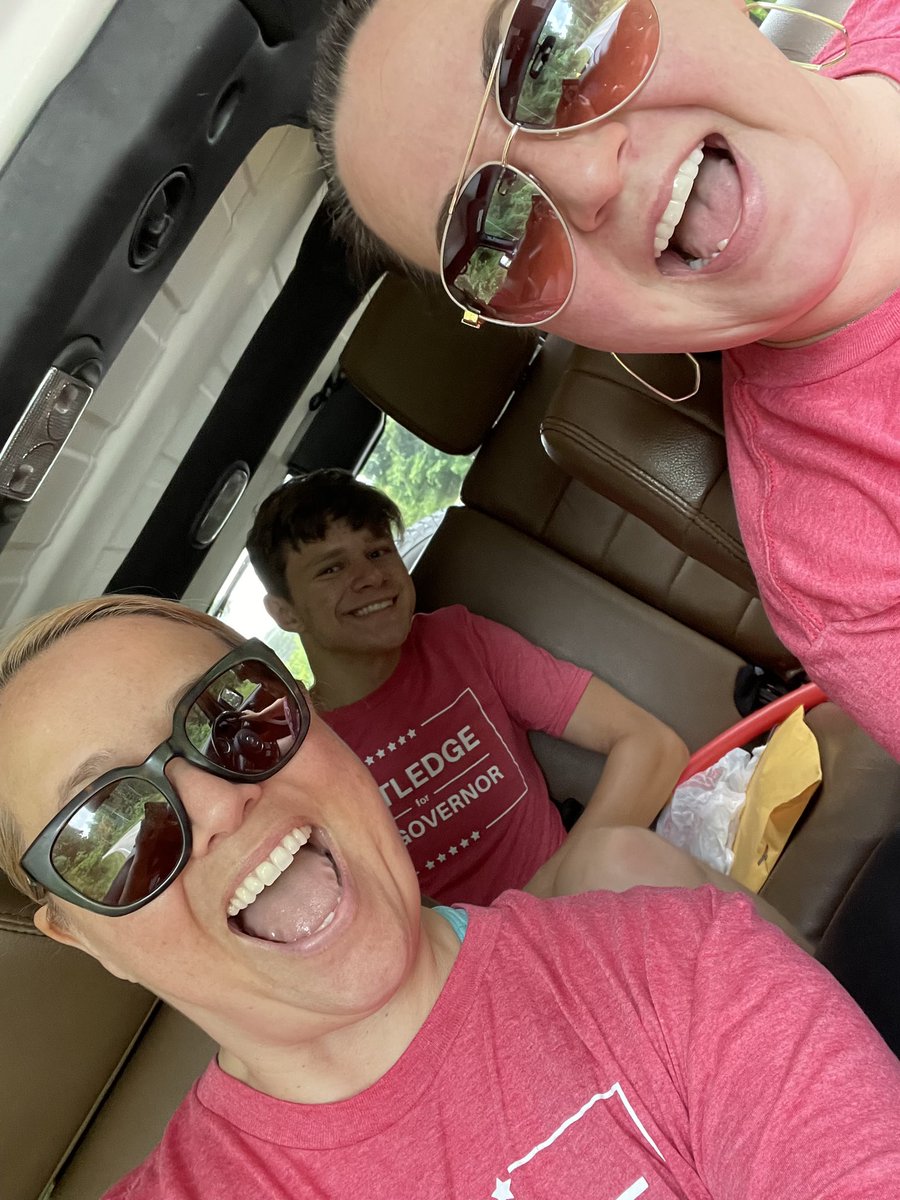 LeslieRutledge's tweet photo. #TeamRutledge had a super Saturday—knocking doors &amp; campaign stops across Arkansas! Vote Rutledge for Lt Governor in Republican Primary on May 24th. Polls open 7:30am-7:30 pm. #LR4LG https://t.co/lk7eHItAsV