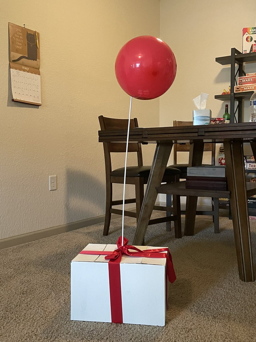 lilmochip's tweet photo. My best friend surprised me with this  for my gender reveal❤️😭 IT’S A GIRL!! https://t.co/VF93orJBeD