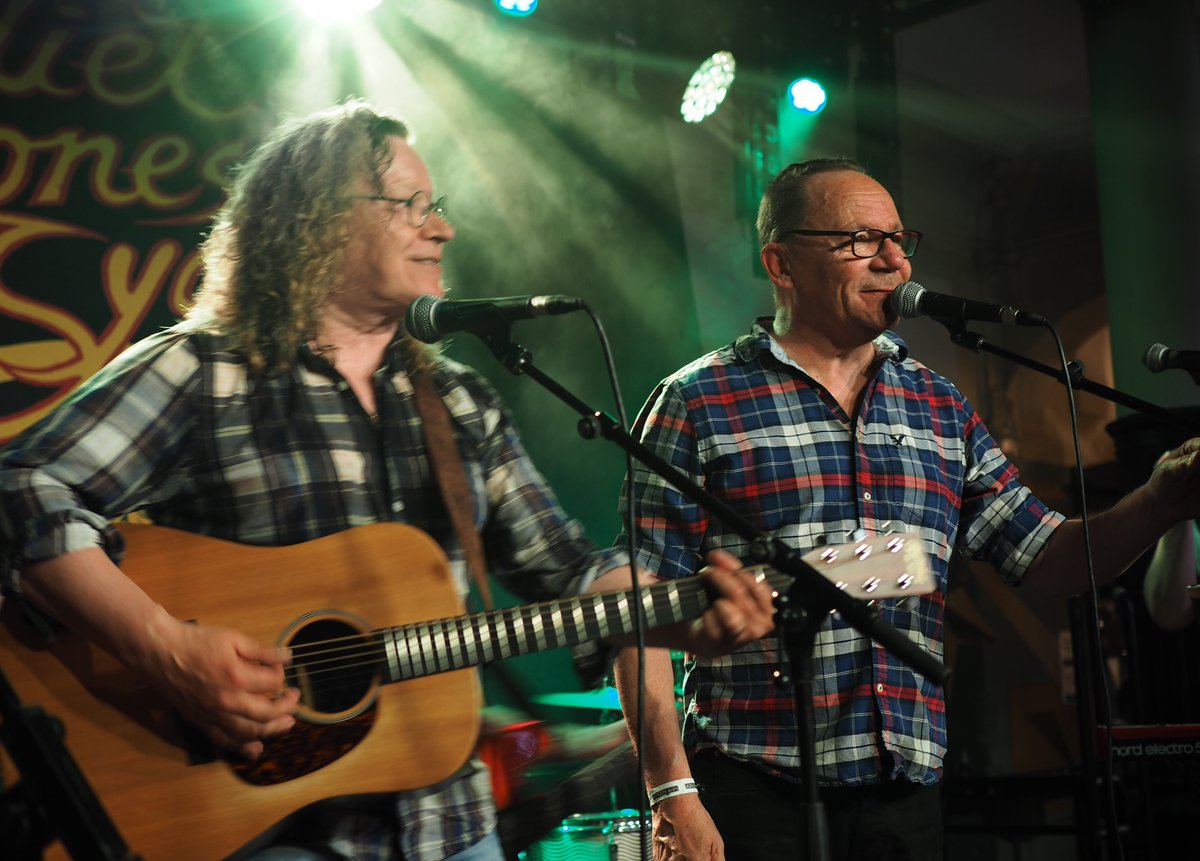 vipvir's tweet photo. Juliet Jonesin Sydän @ Yo-talo, Tampere > Meno vaan paranee keikka keikalta. Onneksi taas pääsee livemusiikin äärelle, ihan korvaamatonta on tämä. https://t.co/UL0TBcXfHv