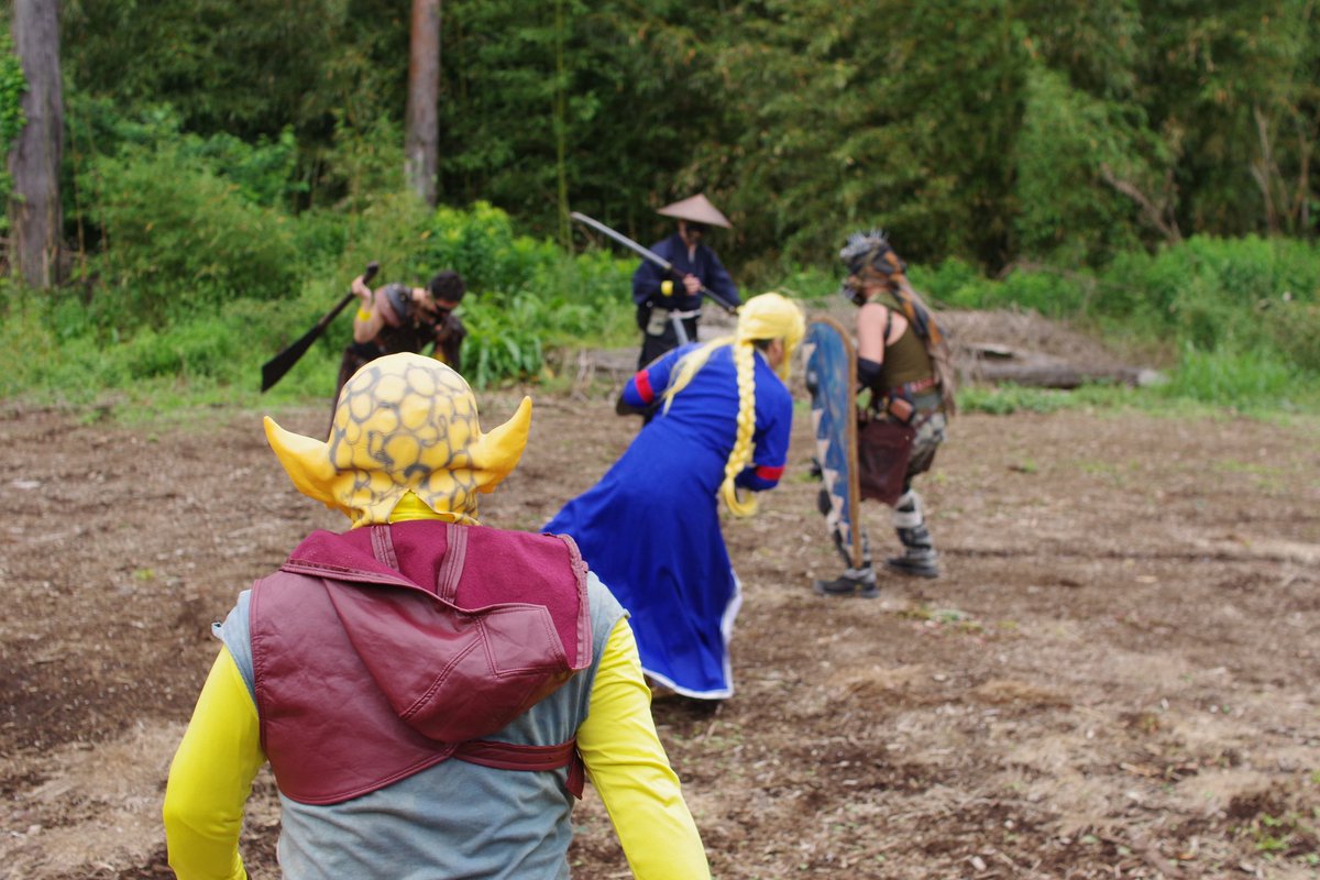 LoliconChicken's tweet photo. 愛知の終末イベント #LOC5 で手に入れた肩アーマーとフードは昨日のゴブリンの装備品に再利用しました🐶
#ダブルナイトストーリー https://t.co/JjW9gaT5xD