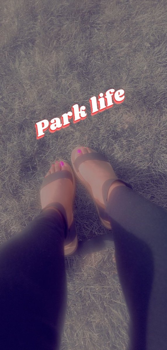 Roxlawofficial's tweet photo. After #gym today went for a walk and then a chill out in the park. Came home ate and fell asleep lol now I'm up and I don't want to be. I have gym sesh in the AM too 😫 #update #wanttosleep #nottired watching #Strangerthings. I know I'm late 🤣 https://t.co/Zg57mG9ouY