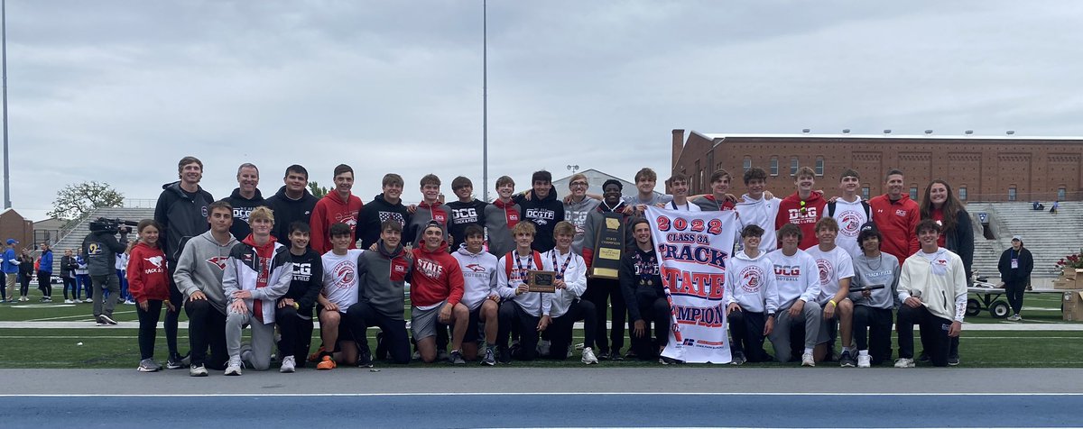 The 2022 Class 3A #iahstrk team champions: The Dallas Center-Grimes Mustangs! This is the first ever team championship for the Mustangs, congratulations!
🏆: iahsaa.org/track-field/st…