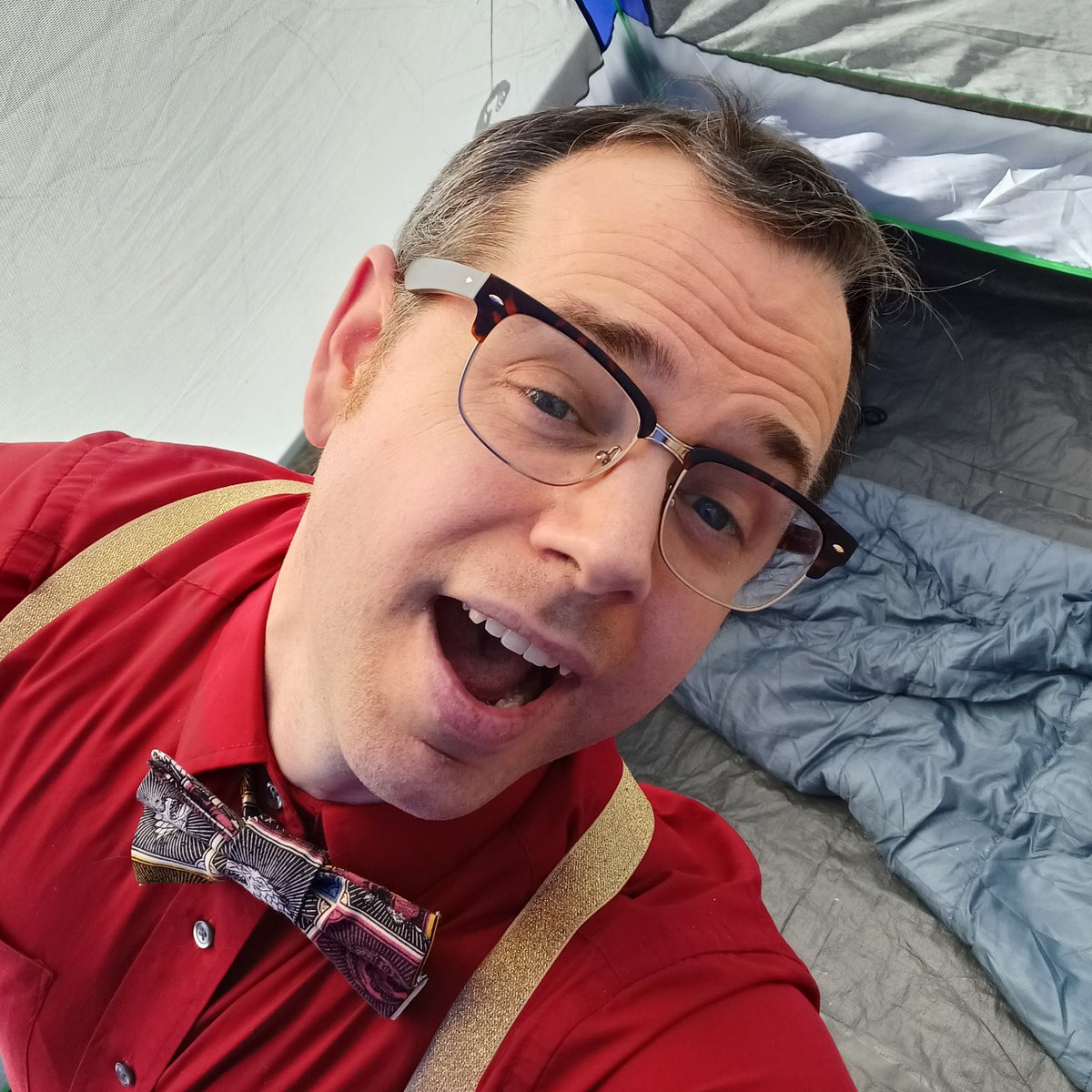 I told my work I was camping to get this weekend off, but I'm actually attending the virtual #Nebulas2022 in my backyard. 

Join me on the red carpet!