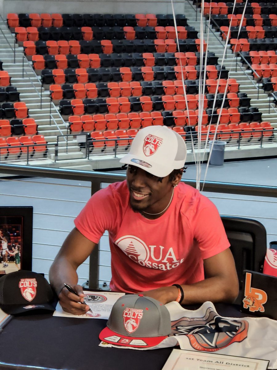 Come2Compete_'s tweet photo. Yes sir! EarnedNotGiven! CONGRATS TO YOU 2 @quevonwalley. You definitely set the mark and laid the foundation for what @Come2Compete_
Defines. The sky is the limit young man!Go be great. Trust God and always know #MyGameIsMyMinistry
@UACAthletics @LPISDAthletics  @LaPorteHoops https://t.co/0IVJ96TBcW