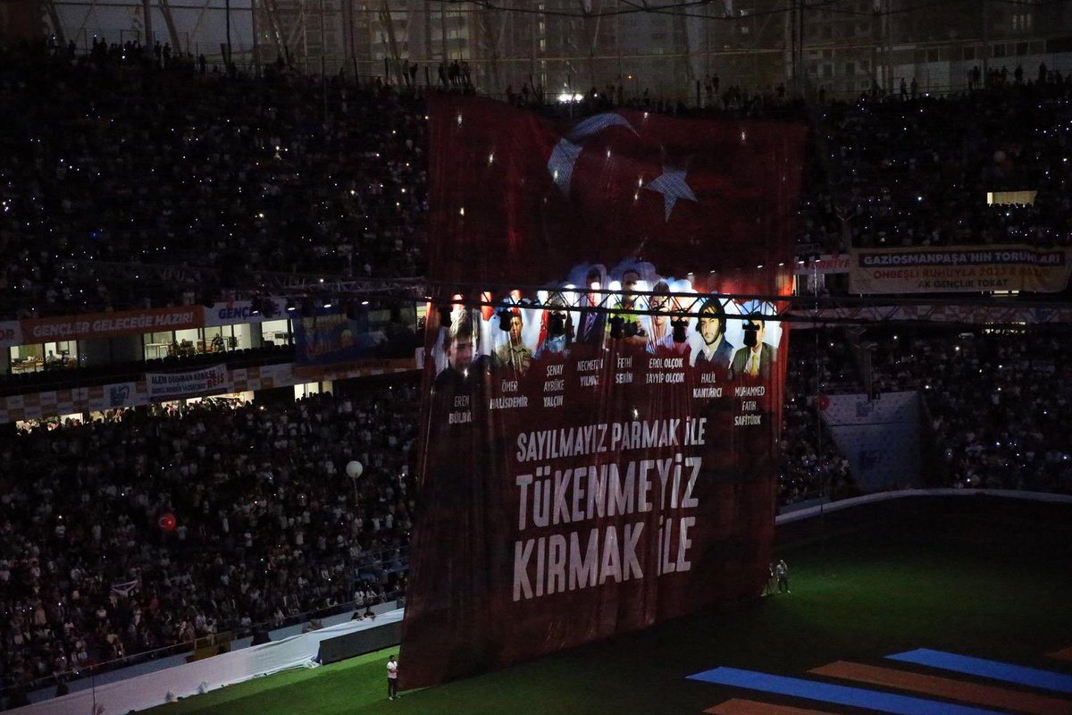 📍ADANA 

Dünya lideri Cumhurbaşkanımız Recep Tayyip Erdoğan’ın katılımlarıyla Türkiye’nin ve geleceğin mimarları gençlerle Adana’da #BirGençlikŞöleni ‘nde bir araya geldik.

#BirGençlikŞöleni
#İzleBizi