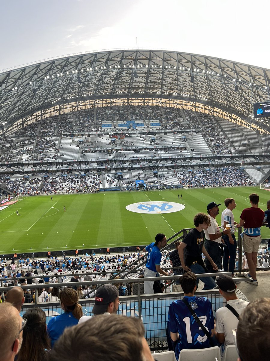 15_Clement's tweet photo. En place 🤍💙 #OMRCSA https://t.co/vm1vBcwTP8