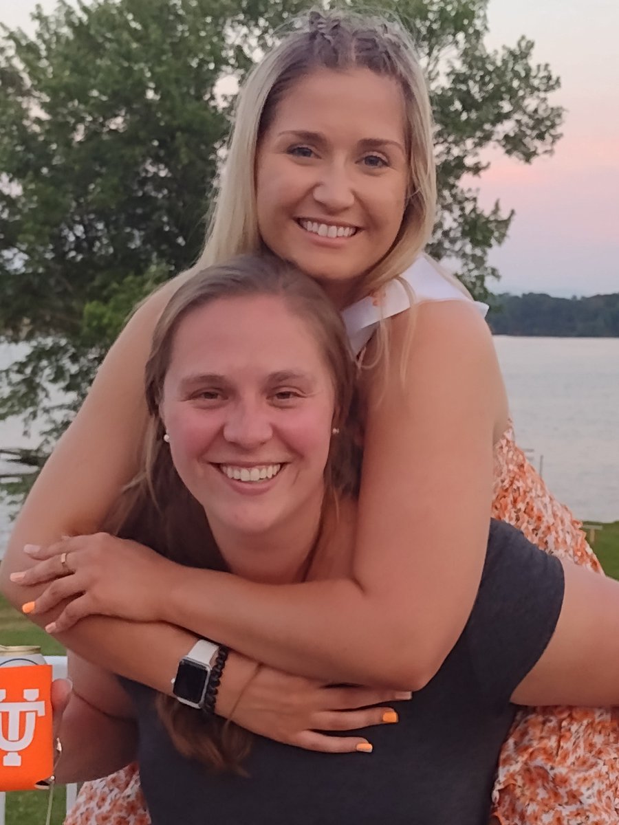 BerneeG's tweet image. #UTGrad2022 
#UTGrad2019