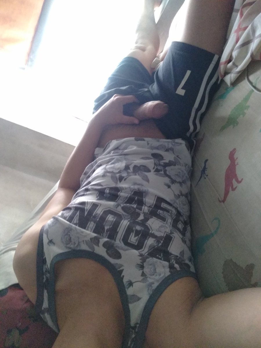 CodyHottie's tweet photo. Sarap mag flash ng burat d2 sa terrace....nakakalibog! https://t.co/wcphfgv0tM