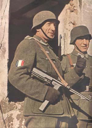 perezreverte's tweet photo. Es cierto que la bandera española fue utilizada por el franquismo. Tan cierto como que la bandera de Francia figuró en el uniforme de la Milicia de Vichy y de los SS franceses de la División Charlemagne. En todas partes se cocieron habas, pero unos las digieren mejor que otros. https://t.co/TzRI629lDR