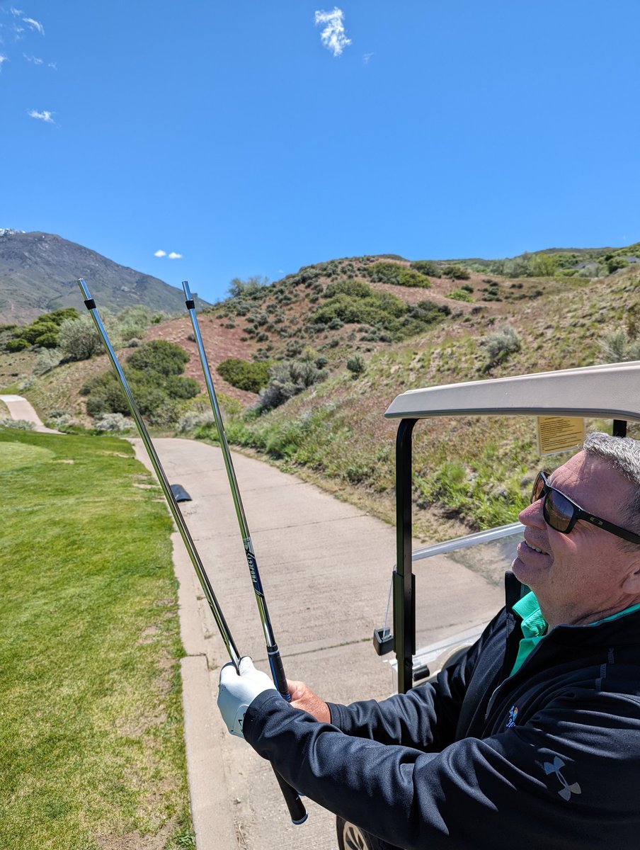 ericpaulrogers's tweet photo. My buddy got his @CallawayGolf clubs reshafted at a PGA Super Store. Look what happened with the first two swings of the day 😱 Recovered one of the heads but not the other 😡 #pgasuperstore #southmountaingolf https://t.co/sLyVXpxPwK
